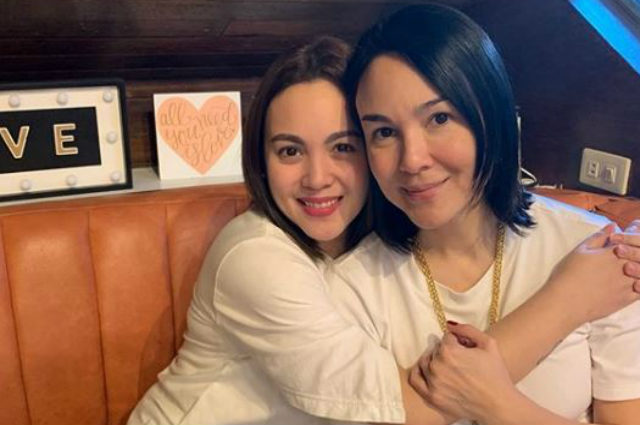 LOOK: Claudine Barretto and Gretchen Barretto show off twinning hairstyle.