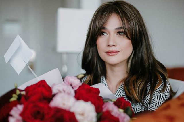 Look Bea Alonzo Receives Flowers From Supportive Friends Showbiz Chika